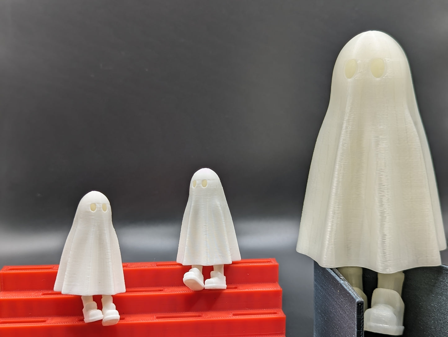 Ghostly Giggle - The Ghost with Articulating Feet