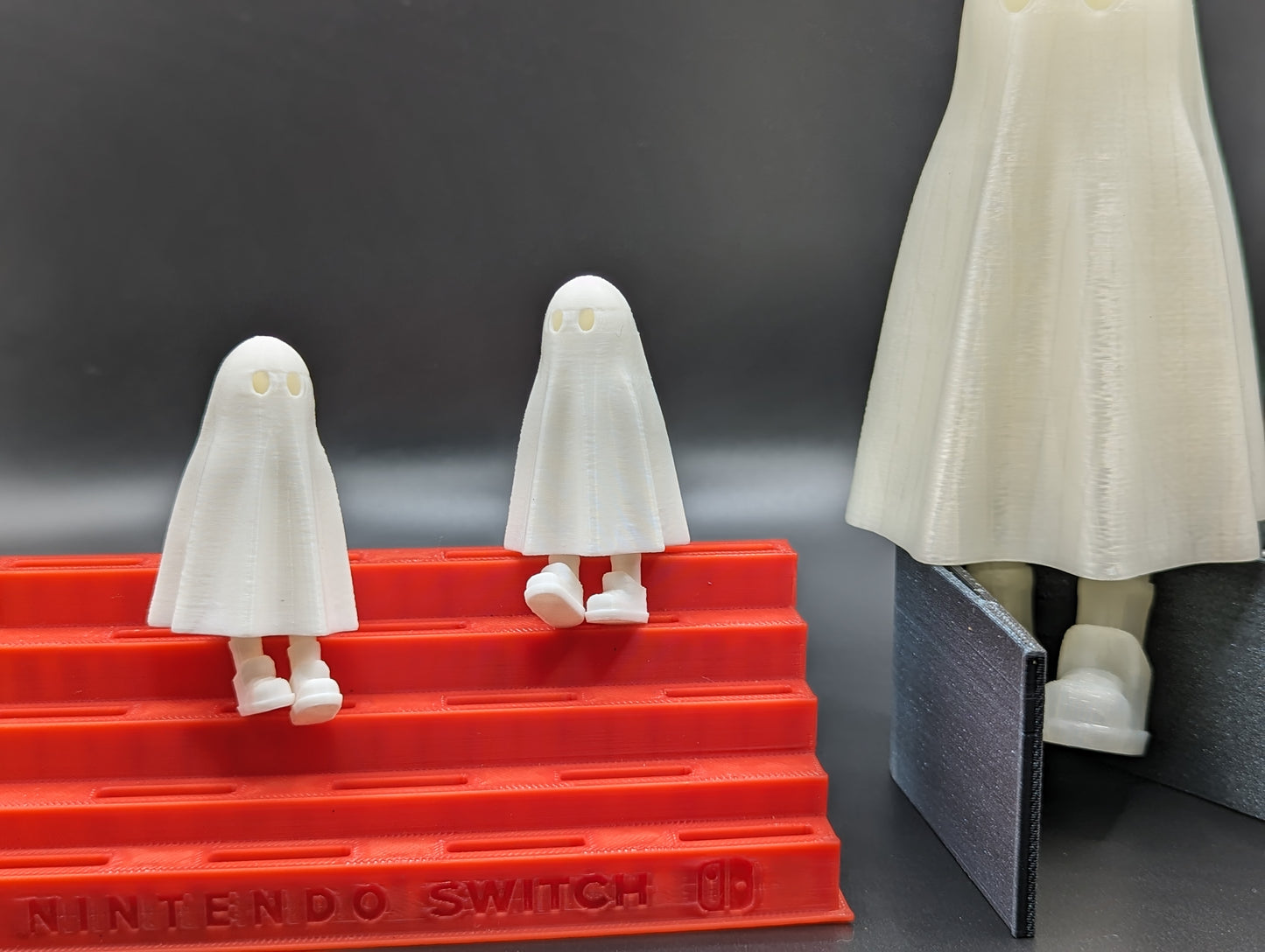 Ghostly Giggle - The Ghost with Articulating Feet