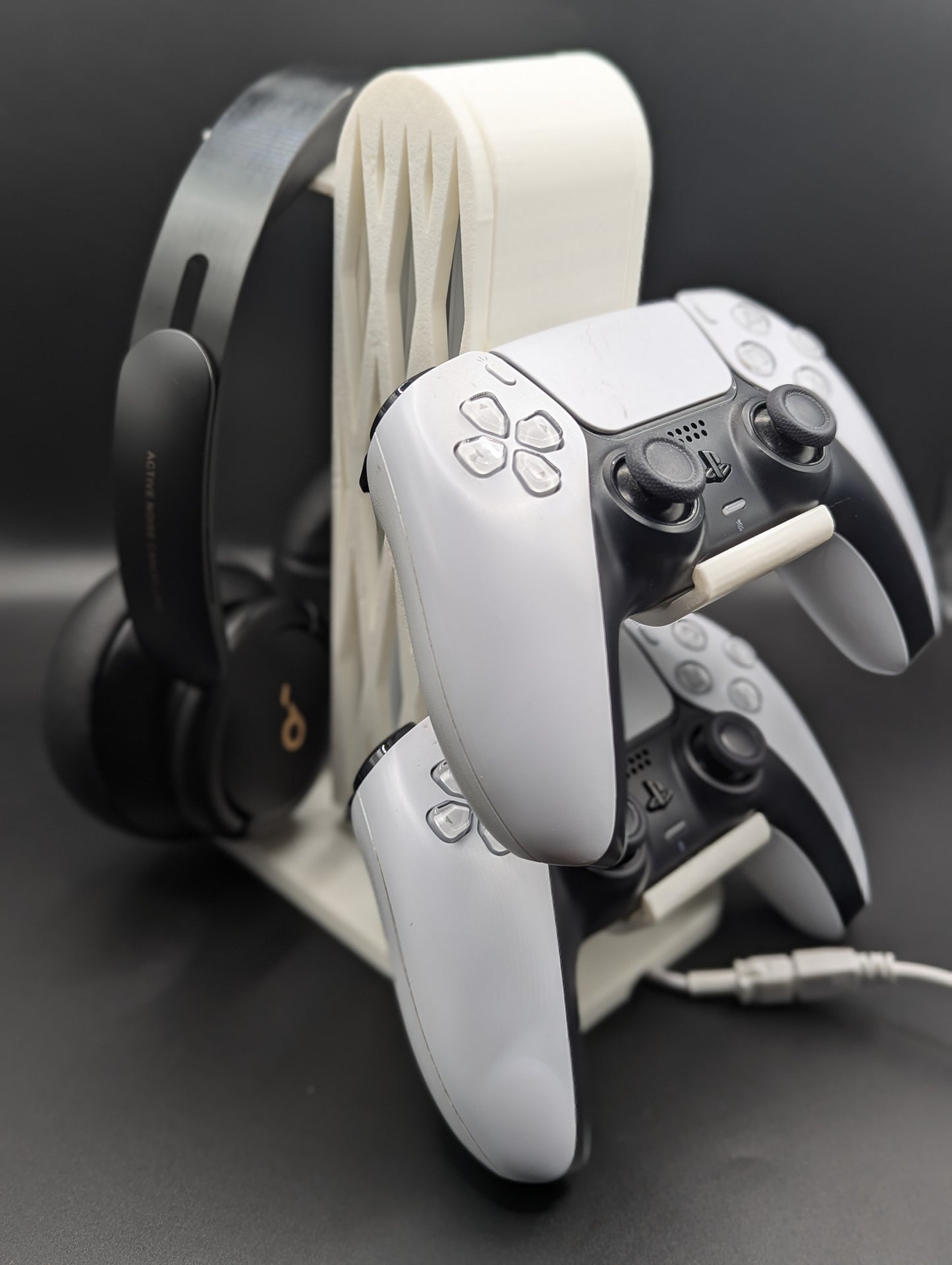 Personalized 3D-Printed Video Game Controller Holder with Multifunction Lights