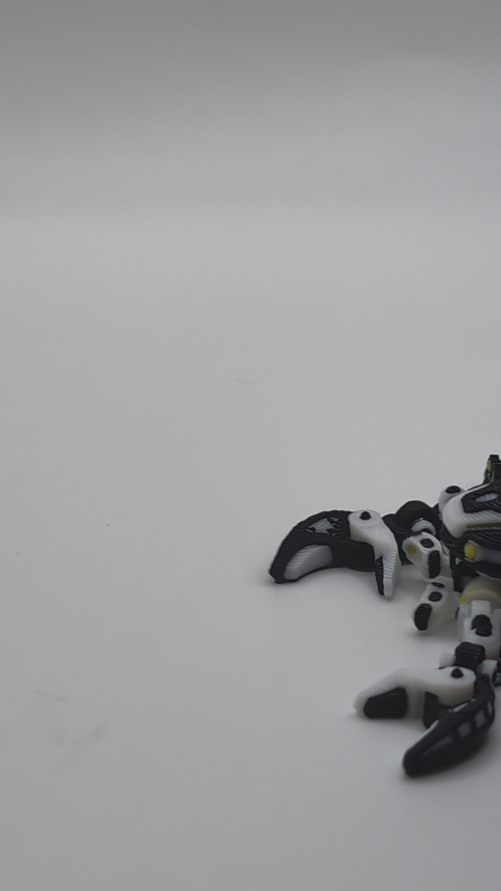 Cyber Scorpion — 3D printed mini figure in motion